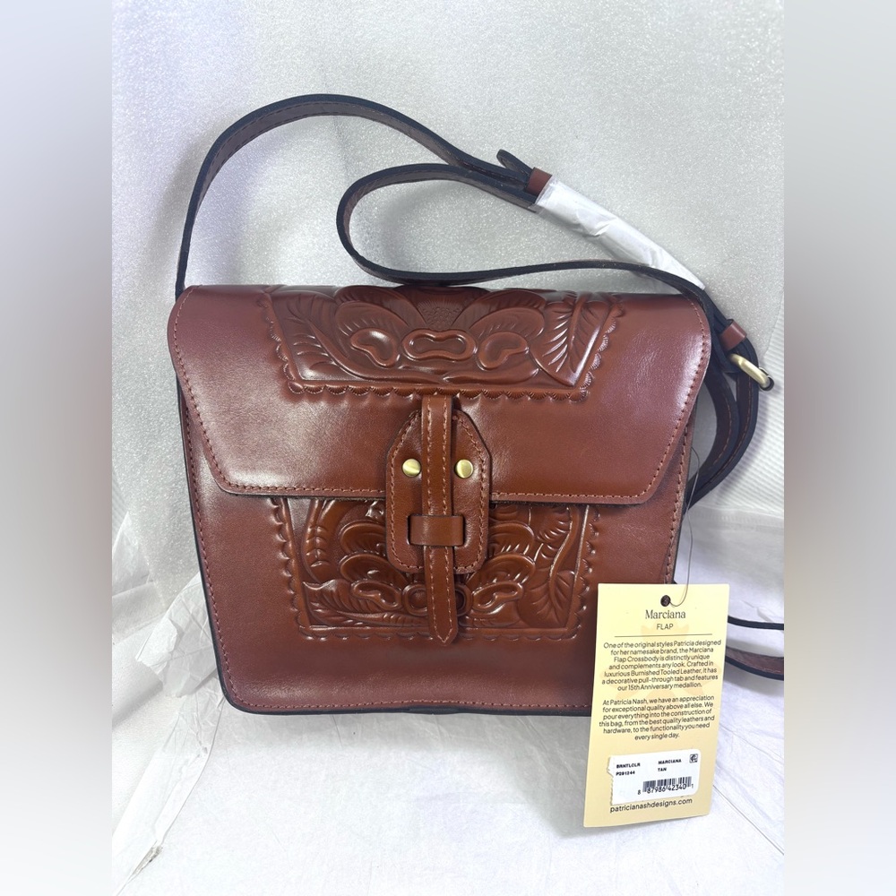Patricia Nash Marciana Flap C/B. Tan.